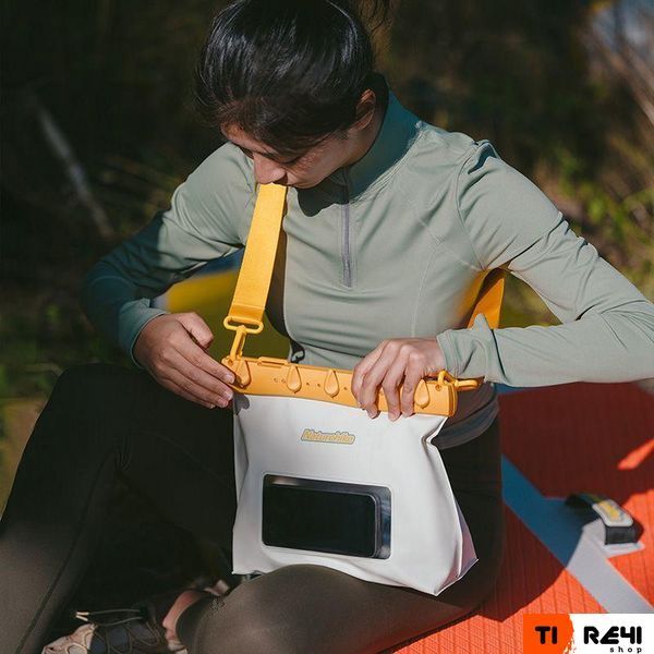 Водонепроникна сумка Naturehike CNK2300BS016, 5,6 л, жовта 6976023924934 фото